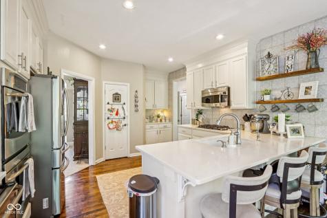 8252 Cloverdale Way Indianapolis IN 46256