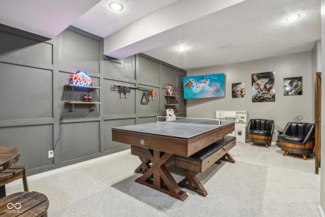 8252 Cloverdale Way Indianapolis IN 46256