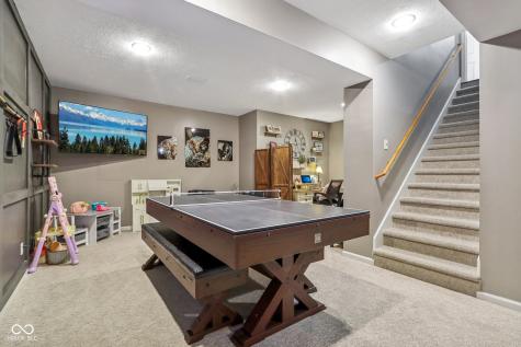 8252 Cloverdale Way Indianapolis IN 46256