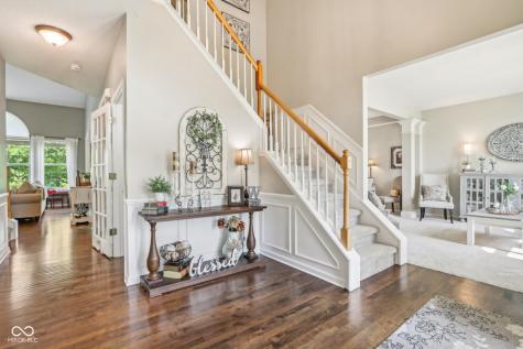 8252 Cloverdale Way Indianapolis IN 46256
