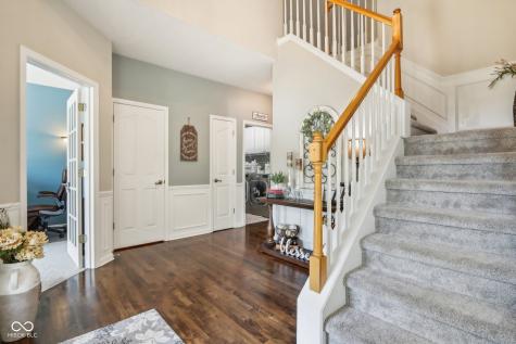 8252 Cloverdale Way Indianapolis IN 46256