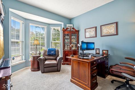 8252 Cloverdale Way Indianapolis IN 46256