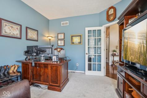 8252 Cloverdale Way Indianapolis IN 46256