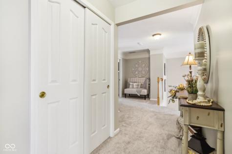 8252 Cloverdale Way Indianapolis IN 46256