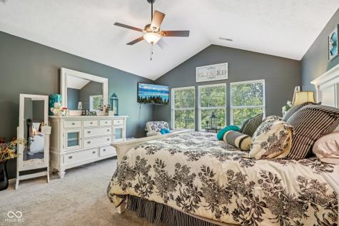 8252 Cloverdale Way Indianapolis IN 46256