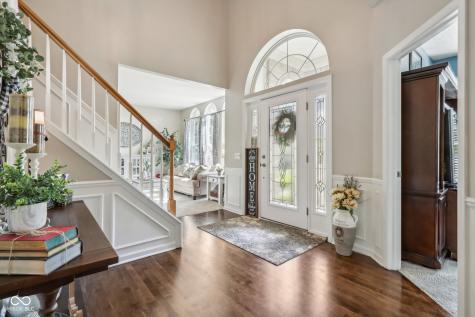8252 Cloverdale Way Indianapolis IN 46256
