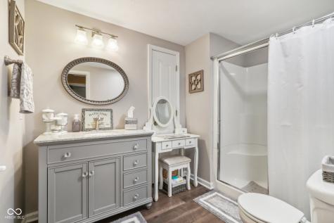 8252 Cloverdale Way Indianapolis IN 46256