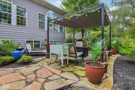 8252 Cloverdale Way Indianapolis IN 46256