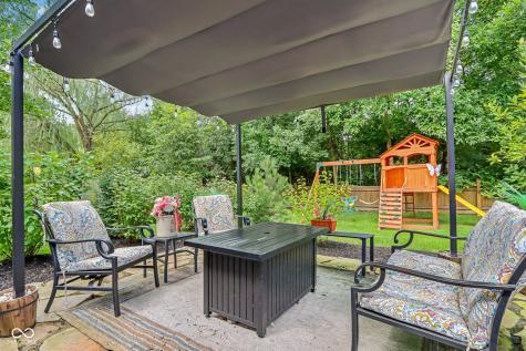 8252 Cloverdale Way Indianapolis IN 46256