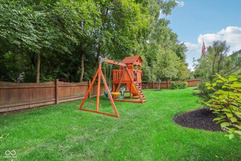 8252 Cloverdale Way Indianapolis IN 46256