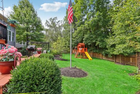 8252 Cloverdale Way Indianapolis IN 46256