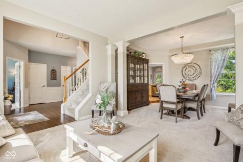 8252 Cloverdale Way Indianapolis IN 46256