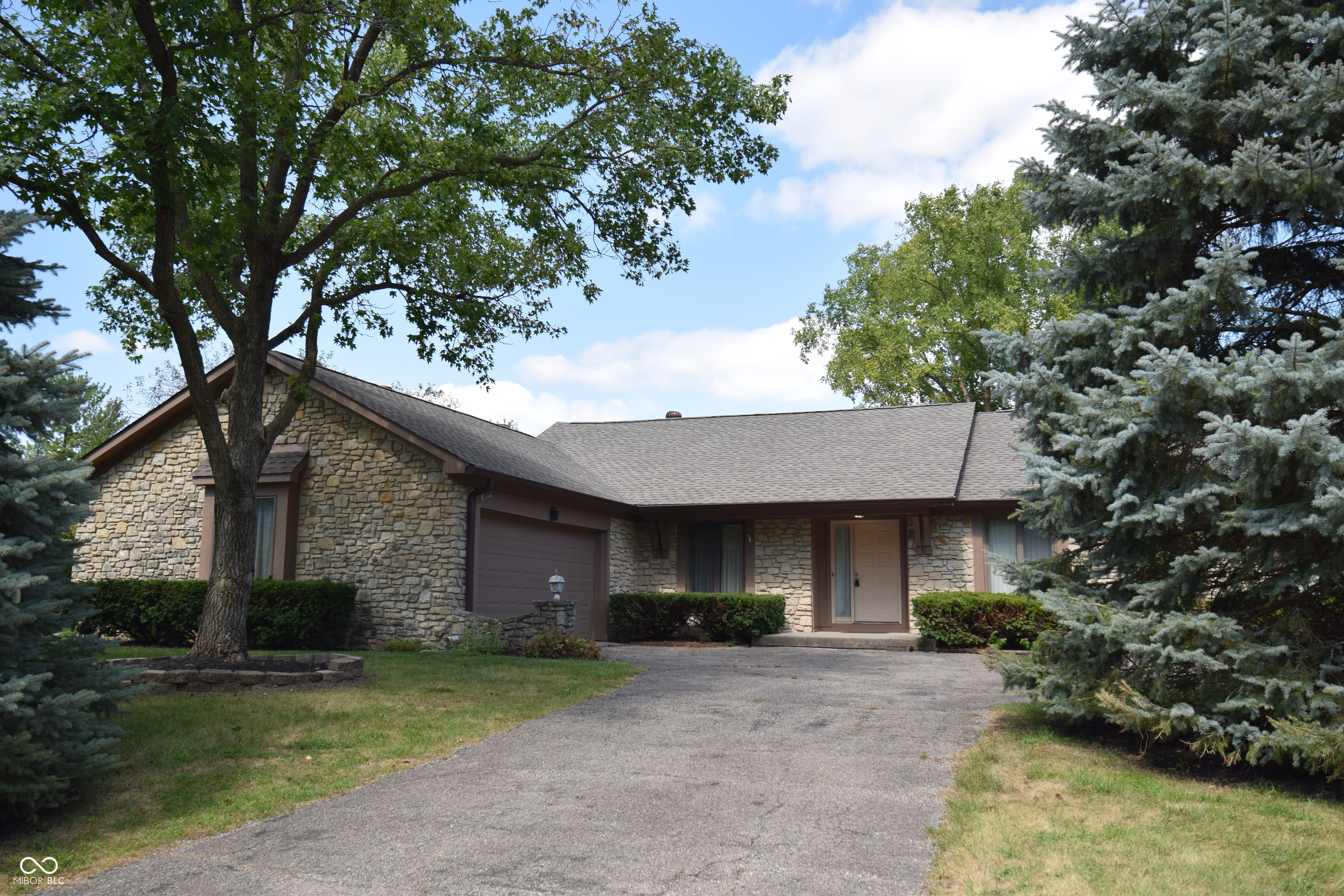 909 Ironwood Drive Carmel IN 46033