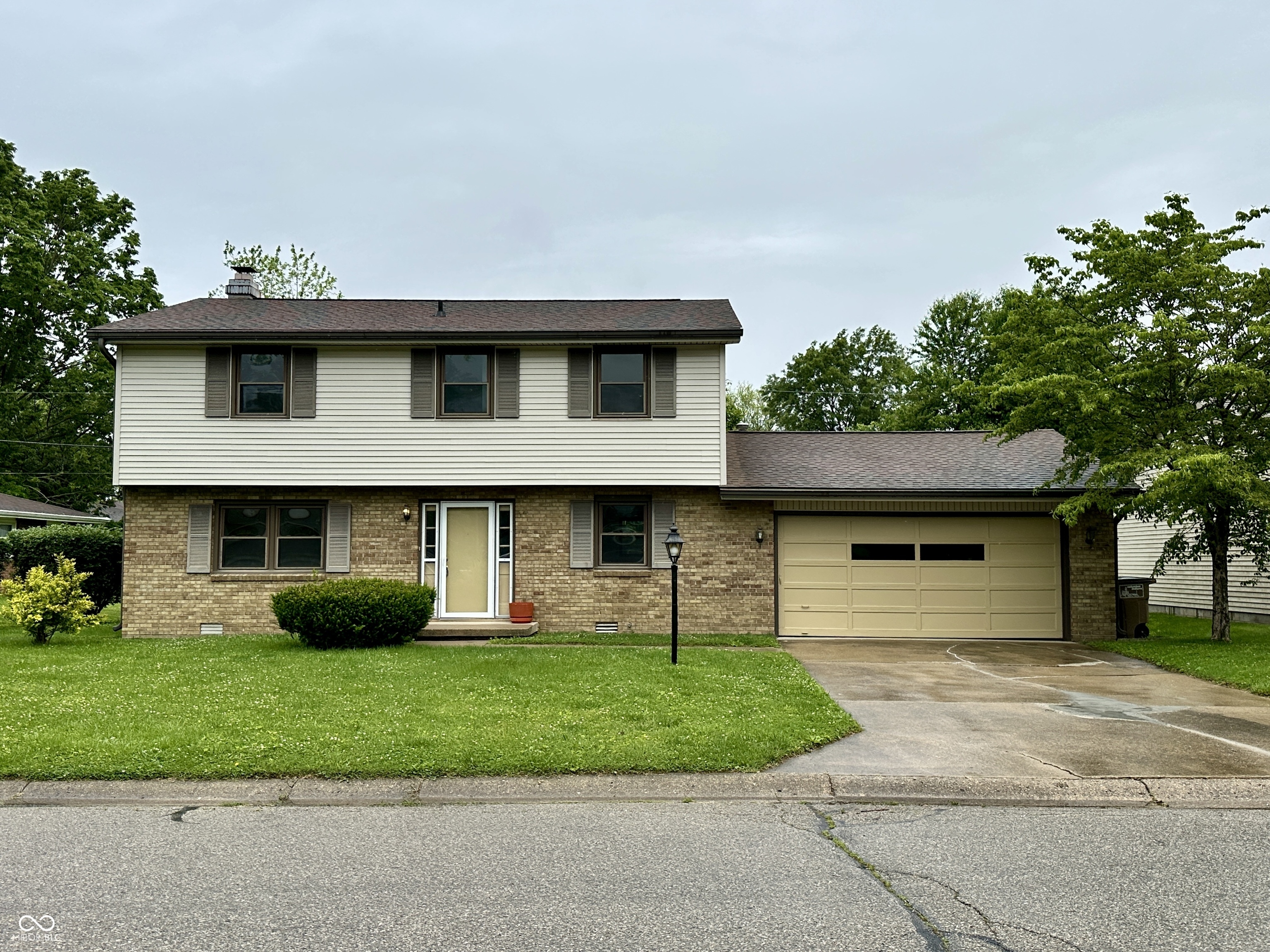 5130 Navajo Court Columbus IN 47203