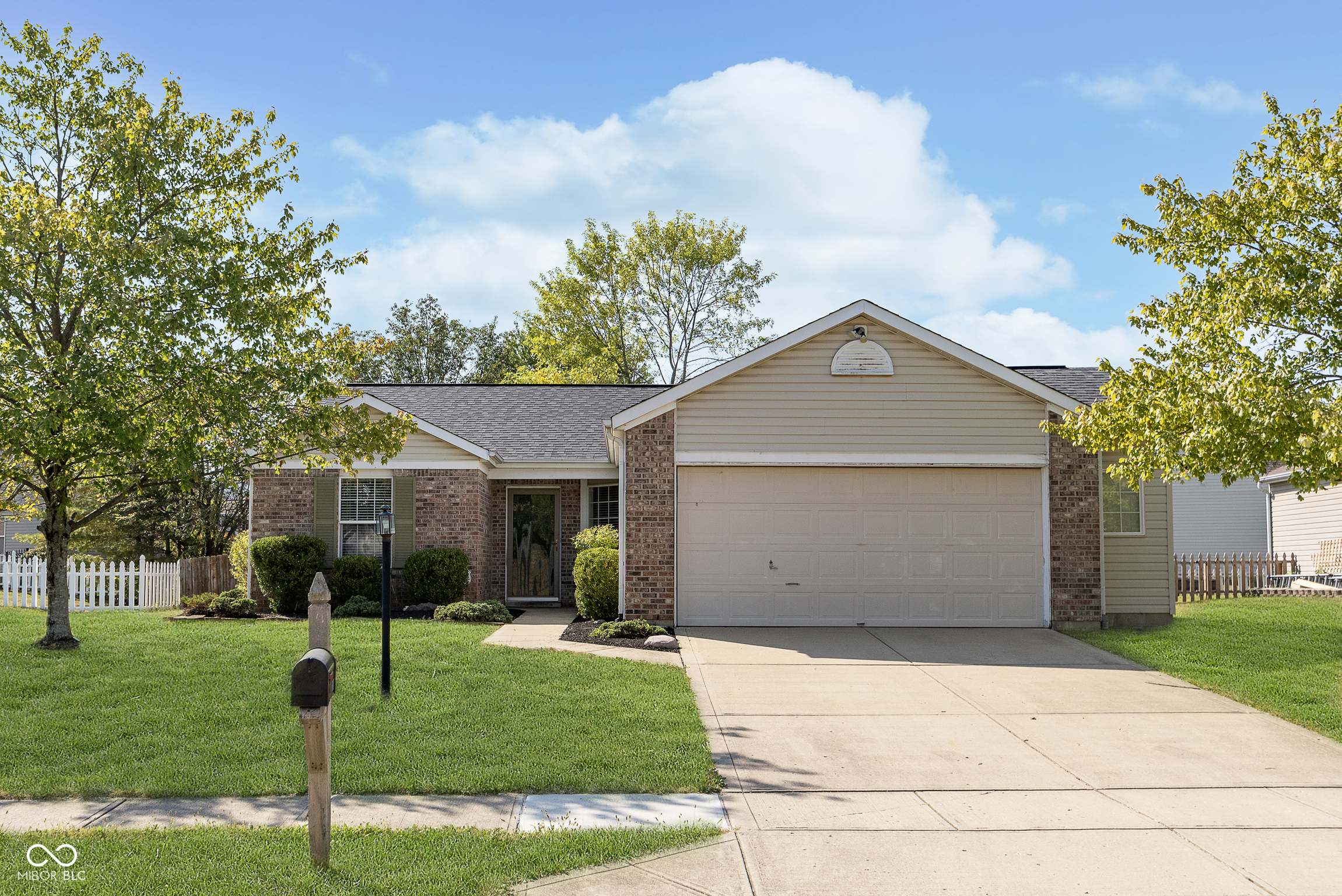 12130 Driftstone Drive Fishers IN 46037