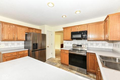 10612 Regis Court Indianapolis IN 46239