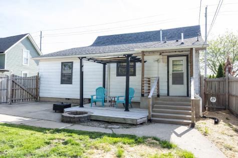 306 S East Street Pendleton IN 46064