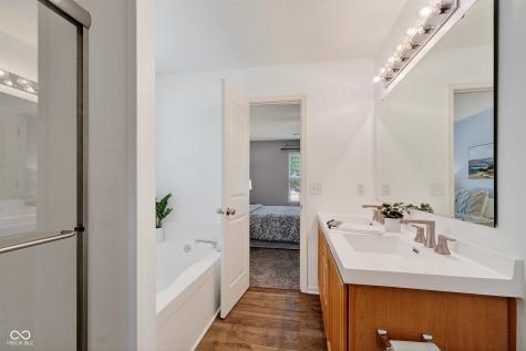 8167 Dartmoth Lane Avon IN 46123