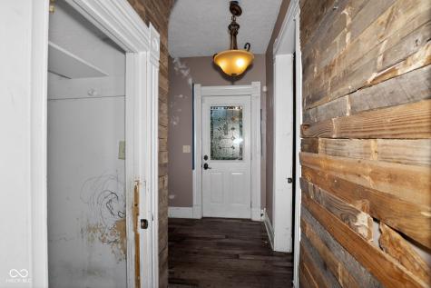1909 S J Street Elwood IN 46036