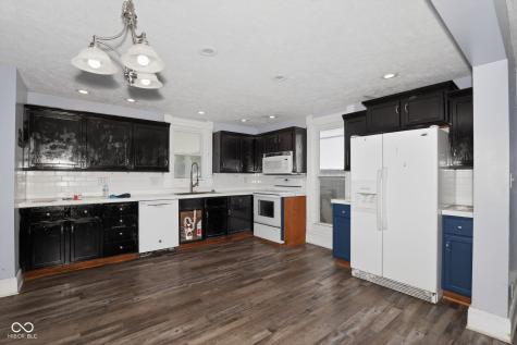 1909 S J Street Elwood IN 46036