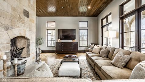 2075 S 950 E Zionsville IN 46077