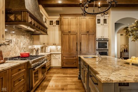 2075 S 950 E Zionsville IN 46077