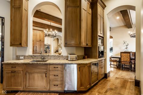 2075 S 950 E Zionsville IN 46077