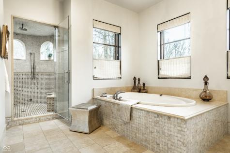 2075 S 950 E Zionsville IN 46077