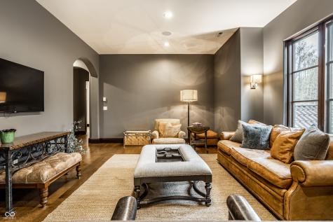 2075 S 950 E Zionsville IN 46077