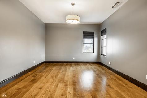 2075 S 950 E Zionsville IN 46077
