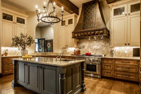 2075 S 950 E Zionsville IN 46077