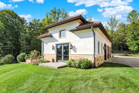 2075 S 950 E Zionsville IN 46077