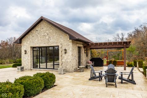 2075 S 950 E Zionsville IN 46077