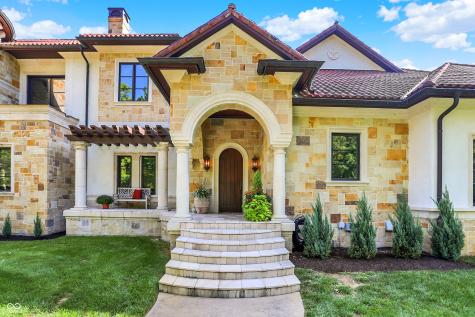 2075 S 950 E Zionsville IN 46077
