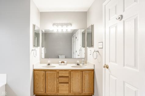 10297 Tybalt Drive Fishers IN 46038