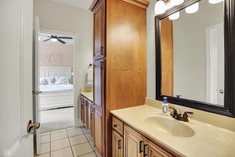 7634 The Commons Zionsville IN 46077