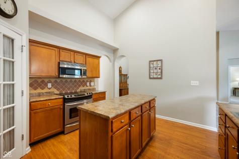 9402 Whisper Bend Drive Indianapolis IN 46278