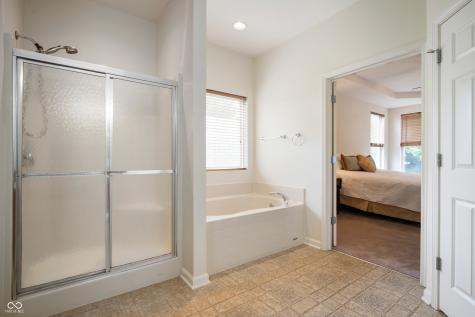 9402 Whisper Bend Drive Indianapolis IN 46278