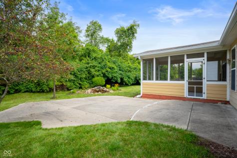 9402 Whisper Bend Drive Indianapolis IN 46278