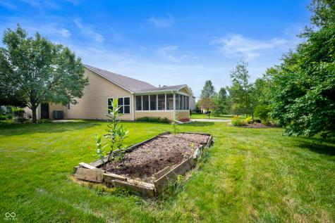 9402 Whisper Bend Drive Indianapolis IN 46278