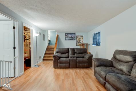 8552 Friendship Lane Indianapolis IN 46217
