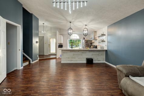 8552 Friendship Lane Indianapolis IN 46217