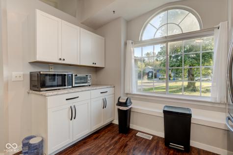 8552 Friendship Lane Indianapolis IN 46217