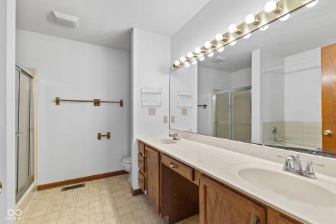 3810 Briar Hill Way Columbus IN 47203