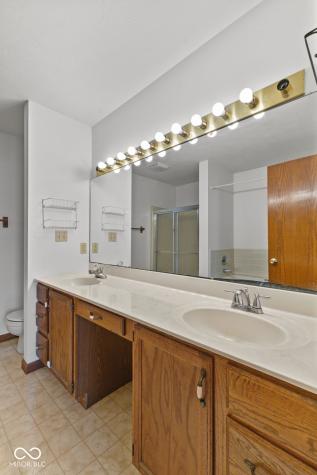 3810 Briar Hill Way Columbus IN 47203