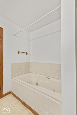 3810 Briar Hill Way Columbus IN 47203