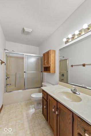 3810 Briar Hill Way Columbus IN 47203