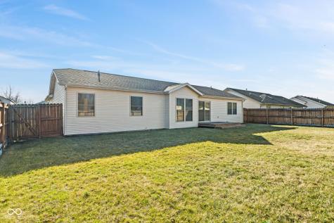 3810 Briar Hill Way Columbus IN 47203