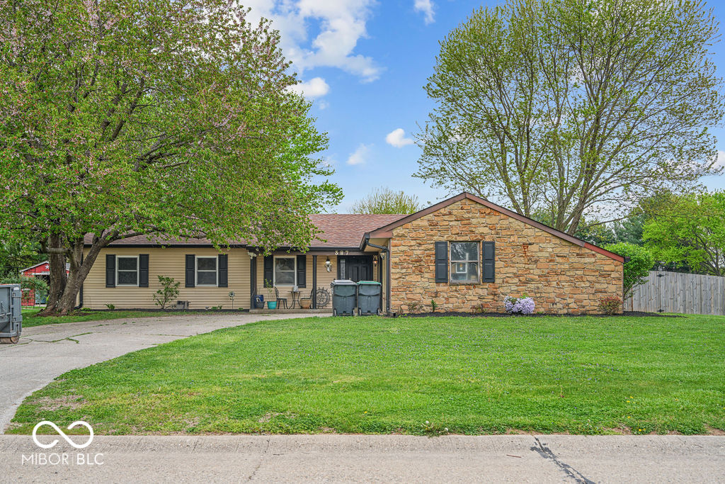 387 Pleasantview Boulevard Greenwood IN 46142