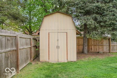 387 Pleasantview Boulevard Greenwood IN 46142